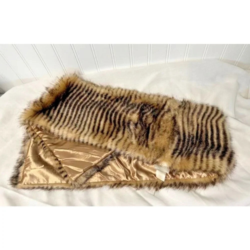 CHICO'S NWT $69 faux fur women's pull through scarf Animal Tiger Stripe